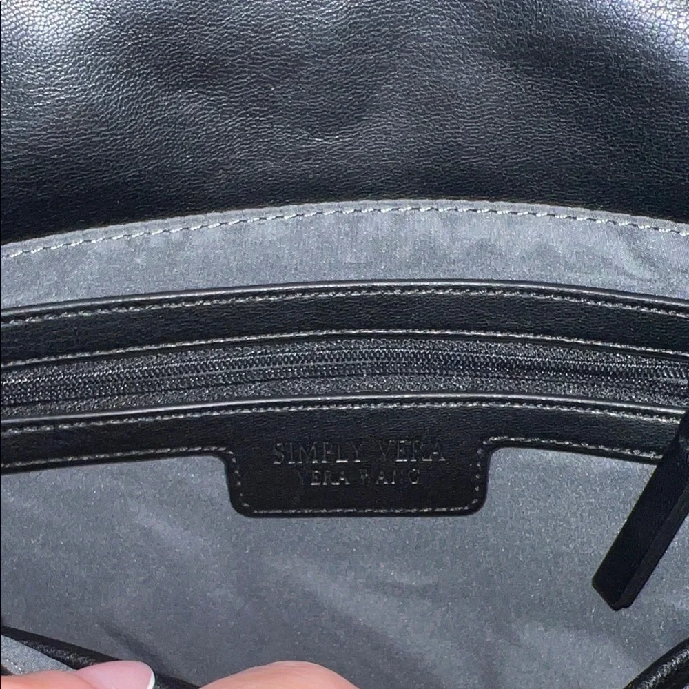 Simply Vera Vera Wang Black Quilted Crossbody Bag - Picture 6 of 7